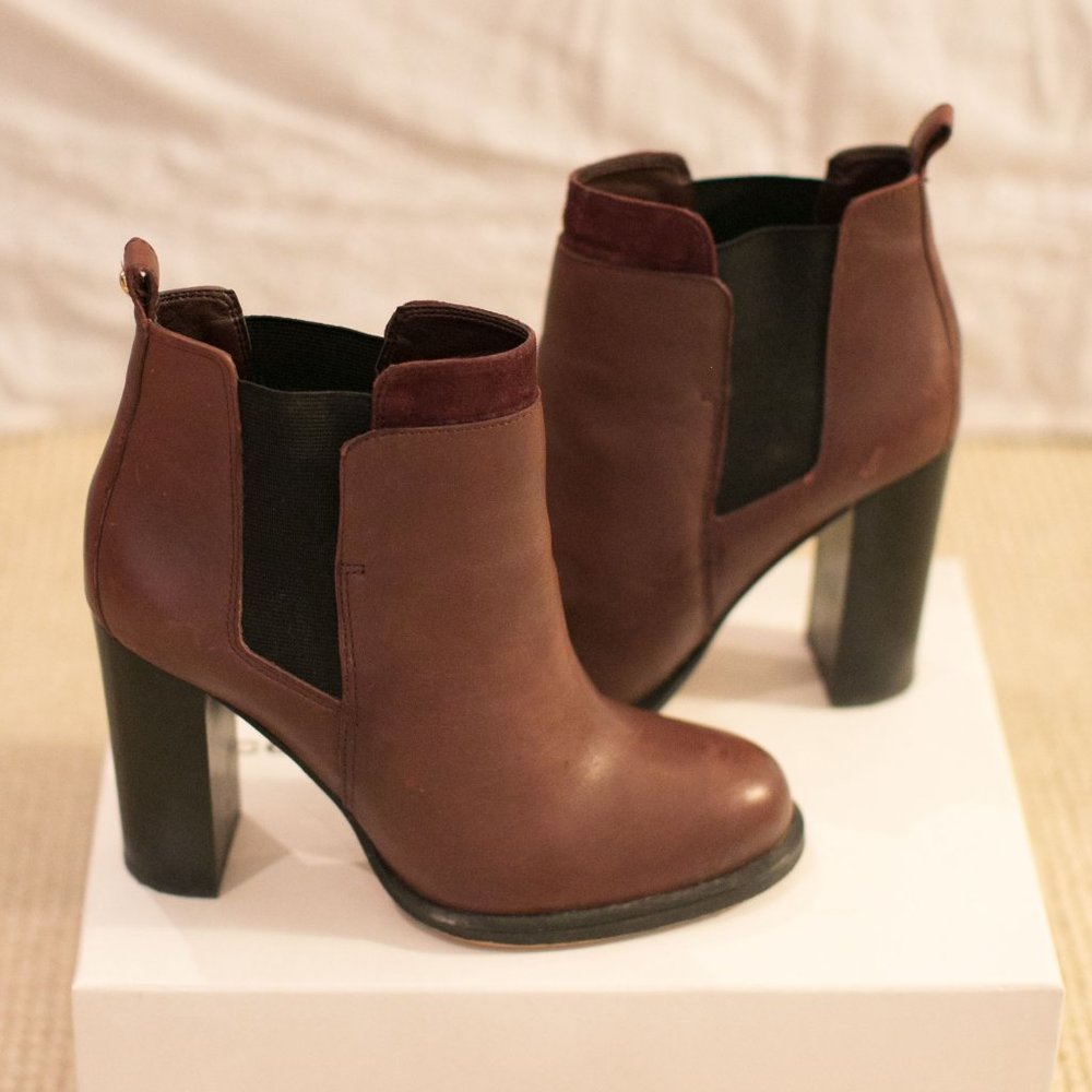 SAM EDELMAN MAROON & BLACK BLOCK HEEL BOOTIES